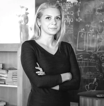 Portrait of Alexandra Totoret, CEO of company New Peaks